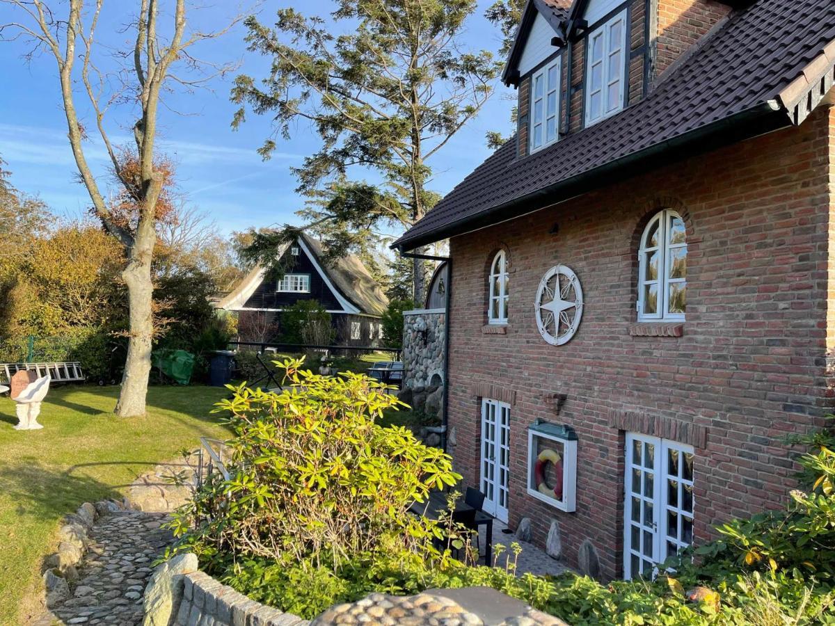 Huus Luettenblick Wyk auf Foehr Exterior photo